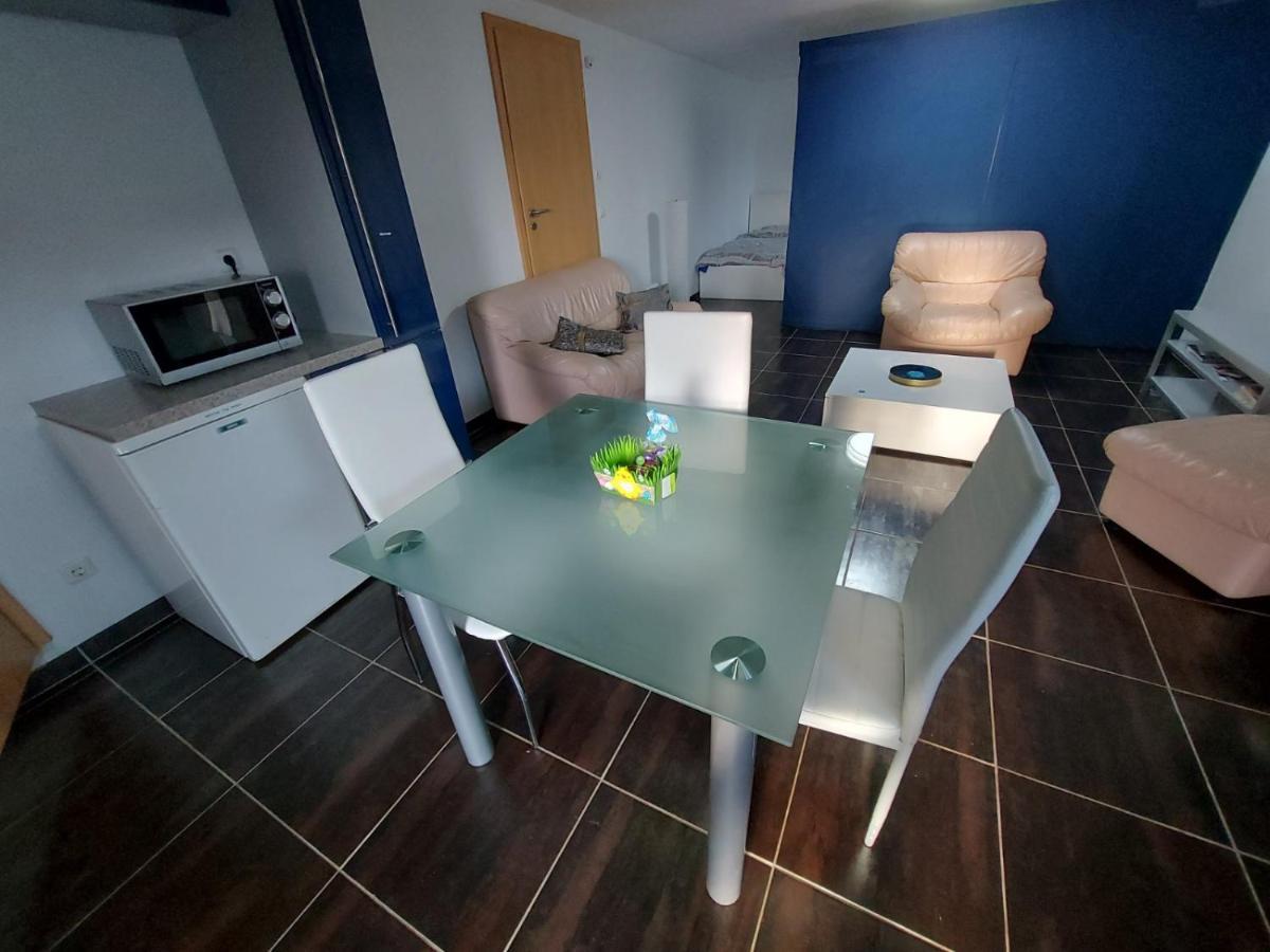 Schönes Appartment in ruhiger Lage mit separatem Eingang Saeul Exterior foto